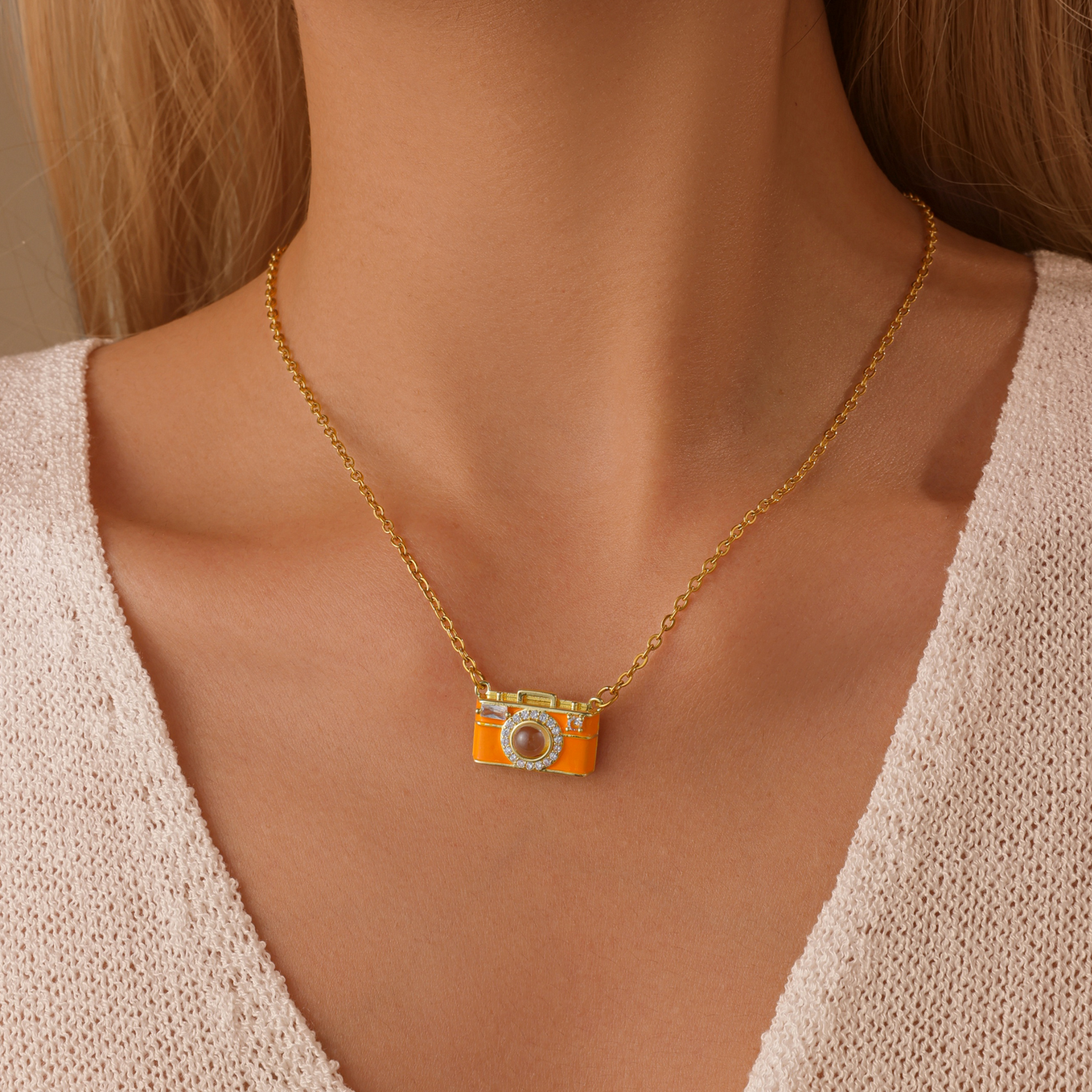 Camera-shaped Photo Projection Pendant