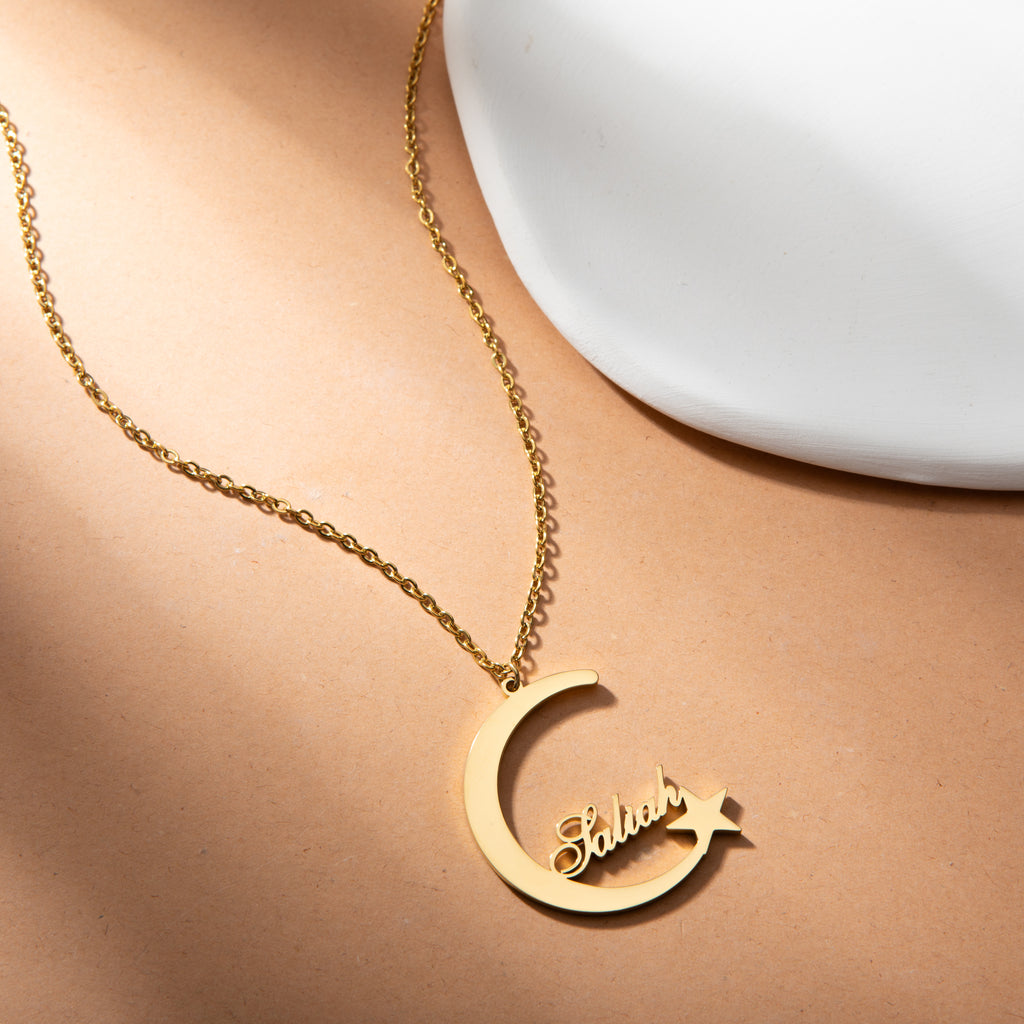 Personalised Crescent Moon & Star Name Necklace – Engraved Pendant