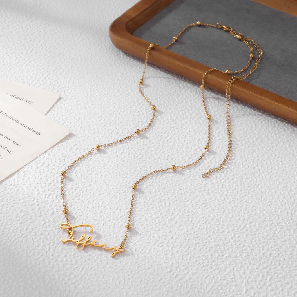 Charlotte Élégante – Cursive Name Chain