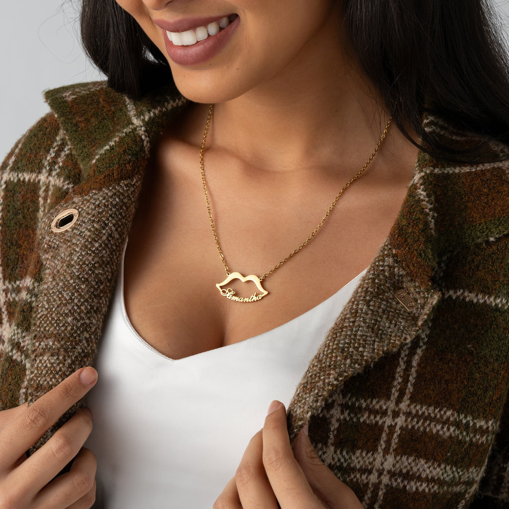 Personalised Lips Name Necklace – Engraved Pendant